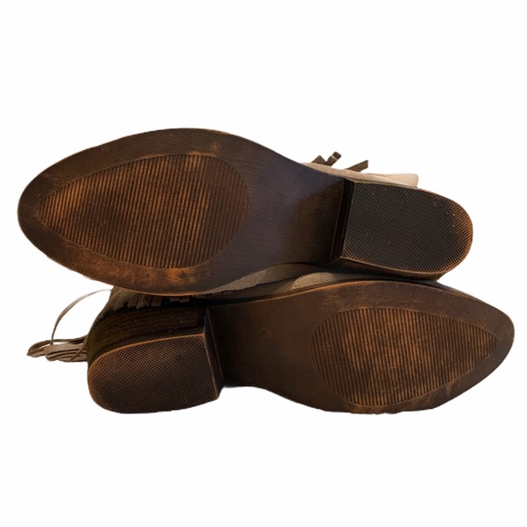 Restricted Suede Fringe Pull On Booties Size 8 - Picture 6 of 10